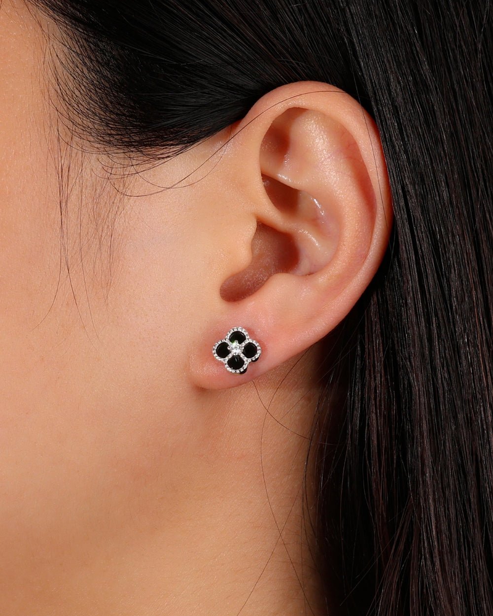 BLACK EMERALD STUDS 925. - WHITE GOLD - Drippy Amsterdam