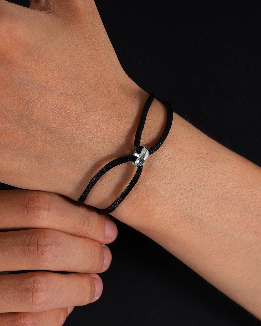 MINIMAL CORD BRACELET. - Drippy Amsterdam