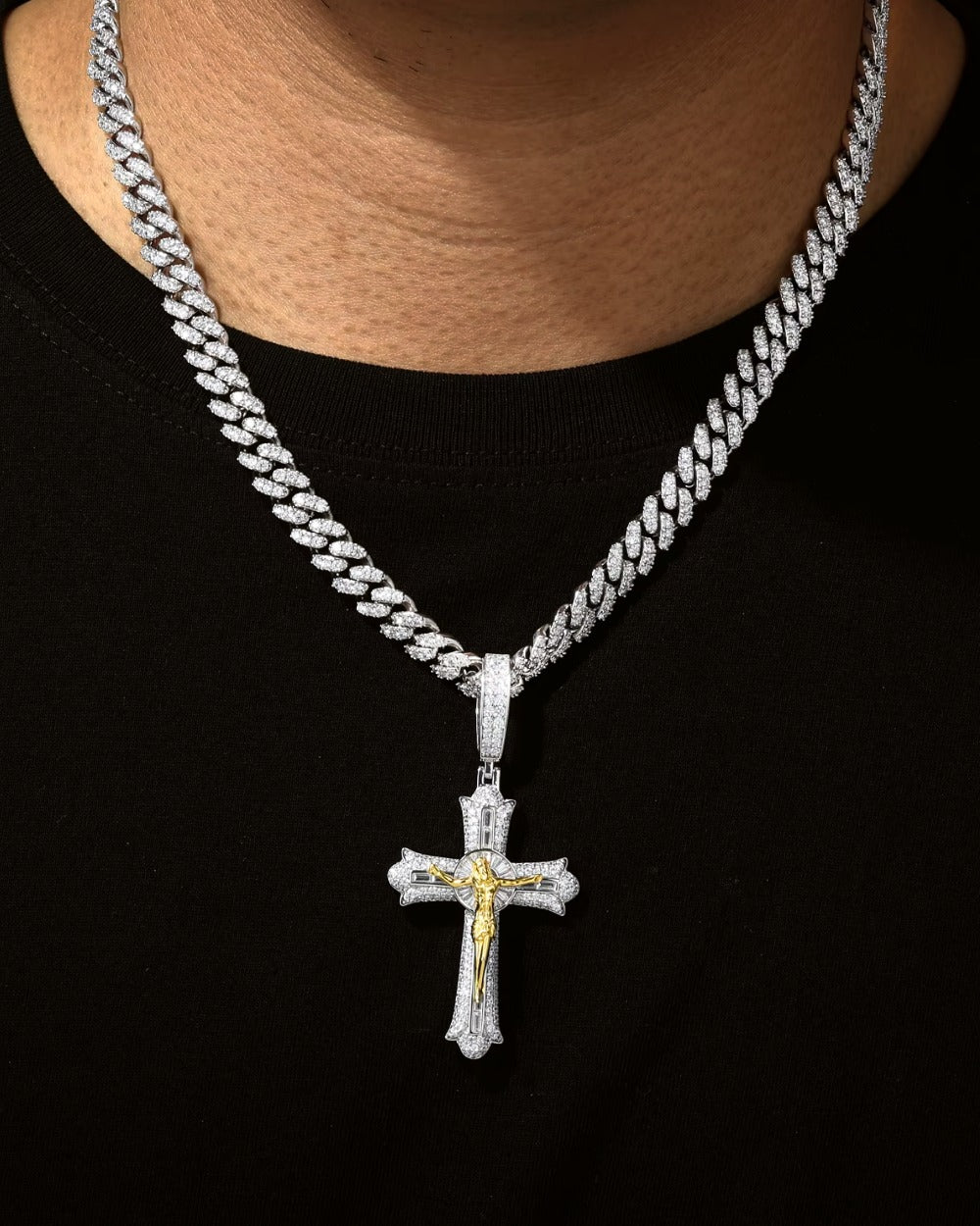 MOISSANITE BAGUETTE CROSS PENDANT. - Drippy Amsterdam