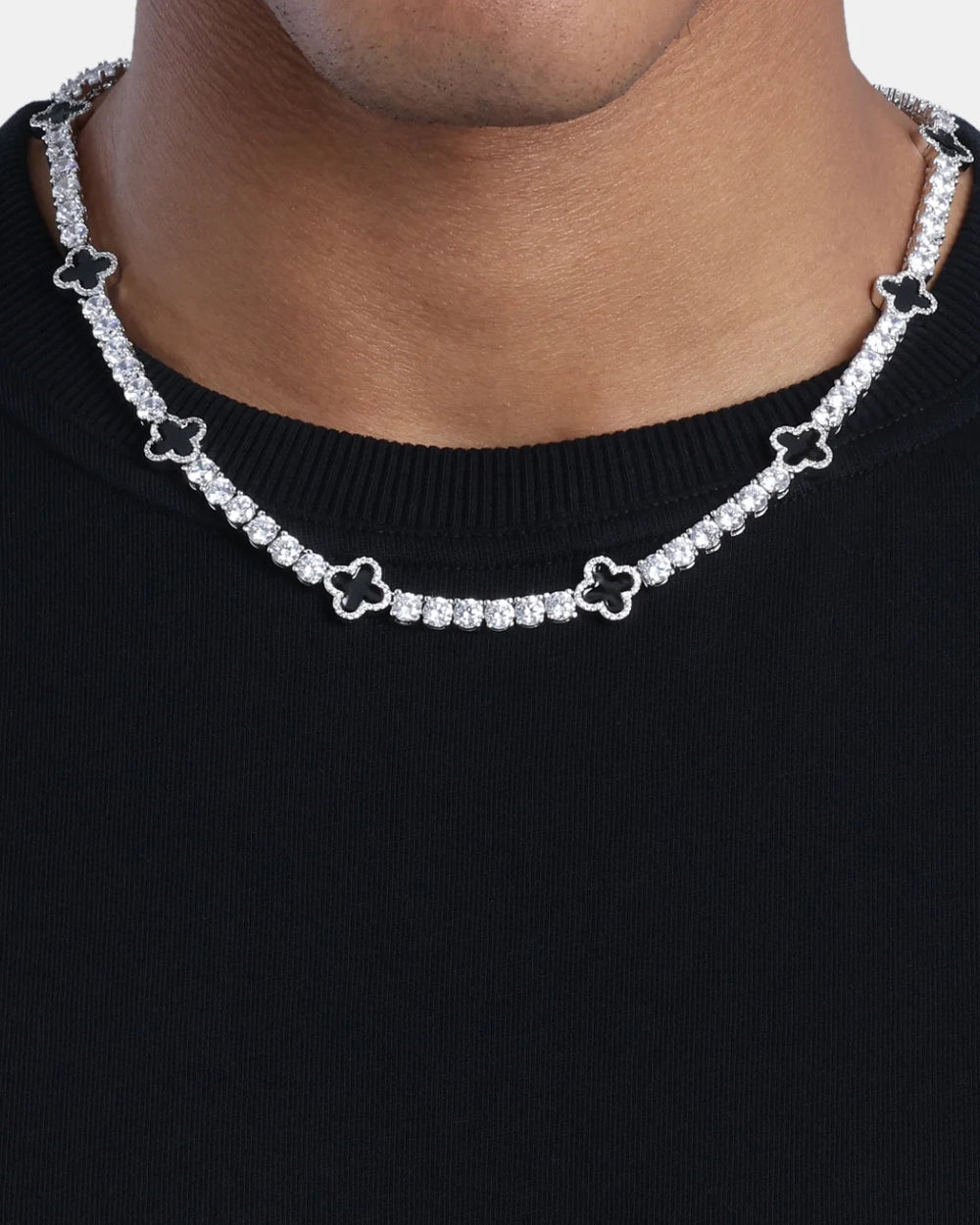 MOISSANITE BLACK CLOVER TENNIS CHAIN. - WHITE GOLD - Drippy Amsterdam