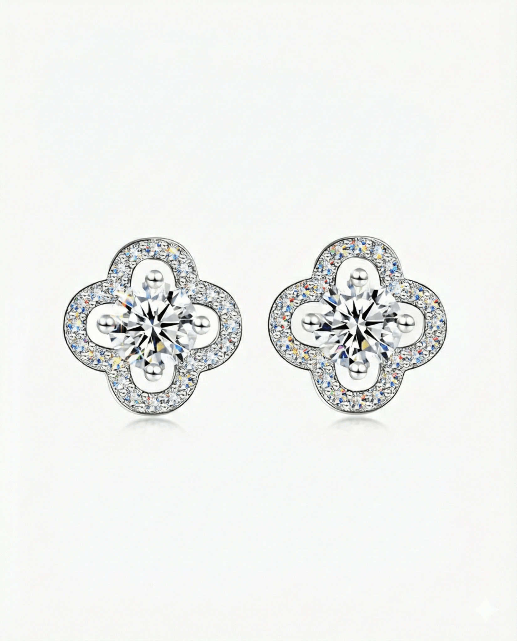 MOISSANITE CLOVER STUDS. - Drippy Amsterdam