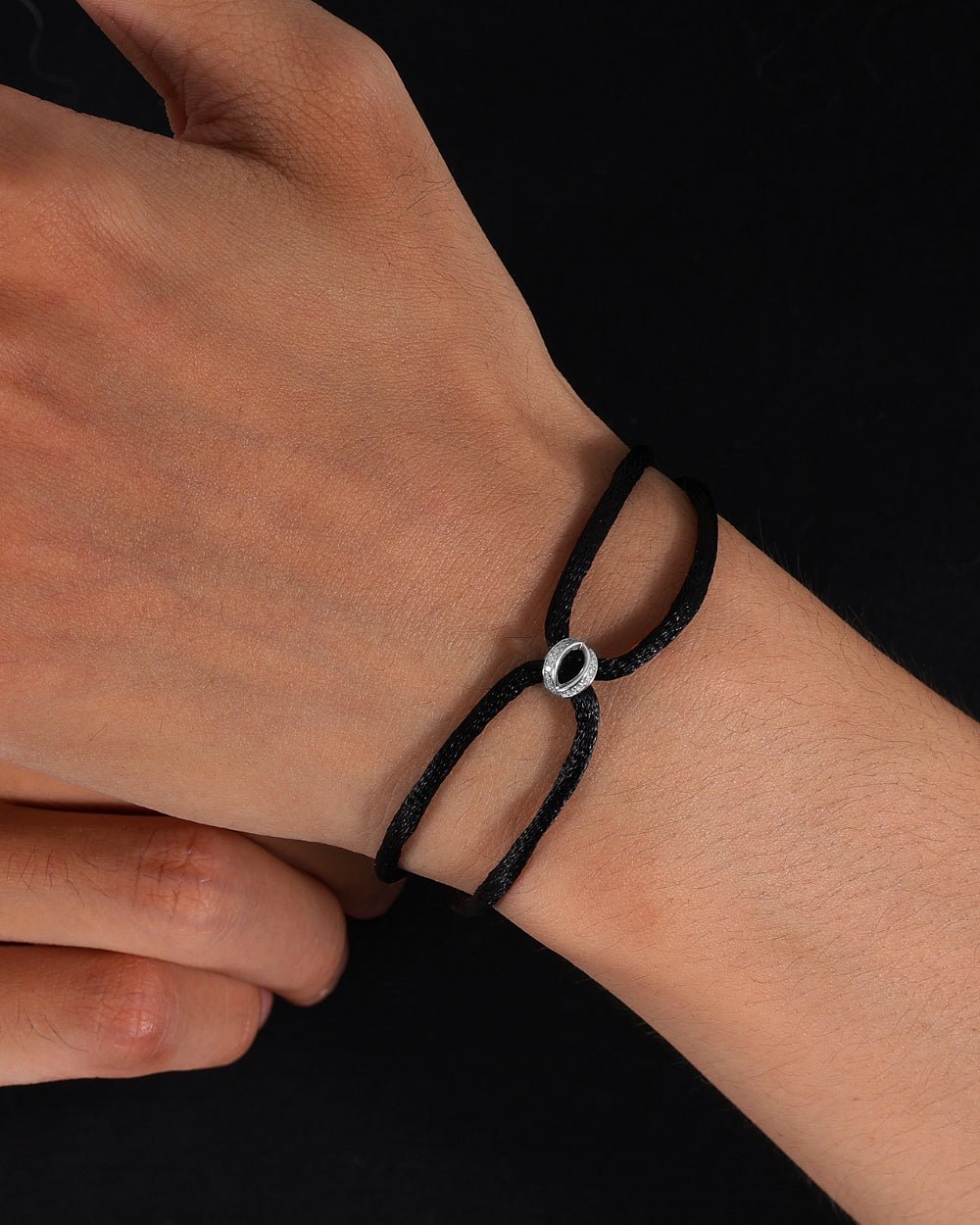 MOISSANITE ICED INFINITY CORD BRACELET. - WHITE GOLD - Drippy Amsterdam