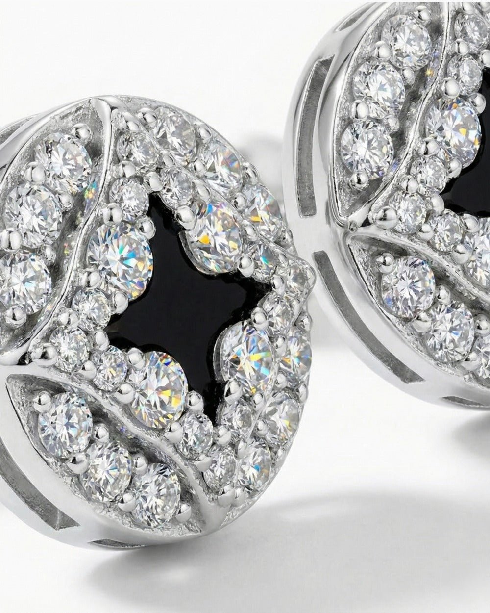 MOISSANITE STAR POINTER STUDS. - Drippy Amsterdam