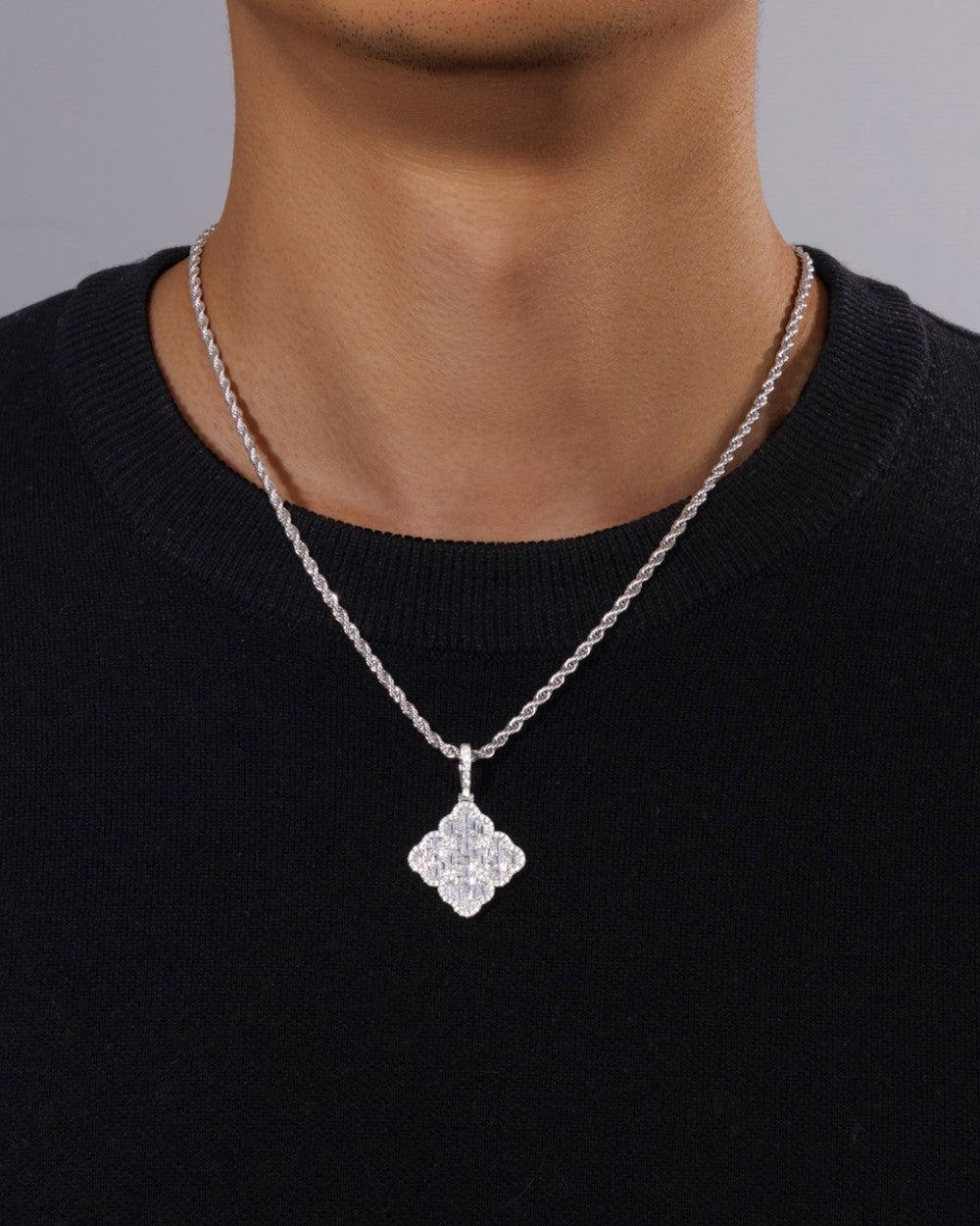 ICED CLOVER PENDANT. - WHITE GOLD - Drippy Amsterdam