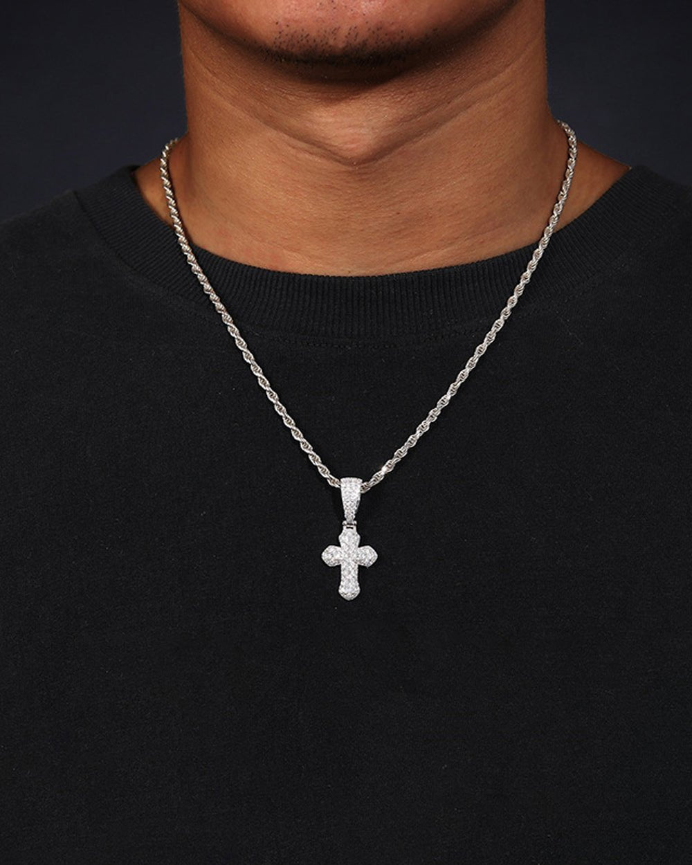 MOISSANITE LATIN CROSS PENDANT. - WHITE GOLD - Drippy Amsterdam
