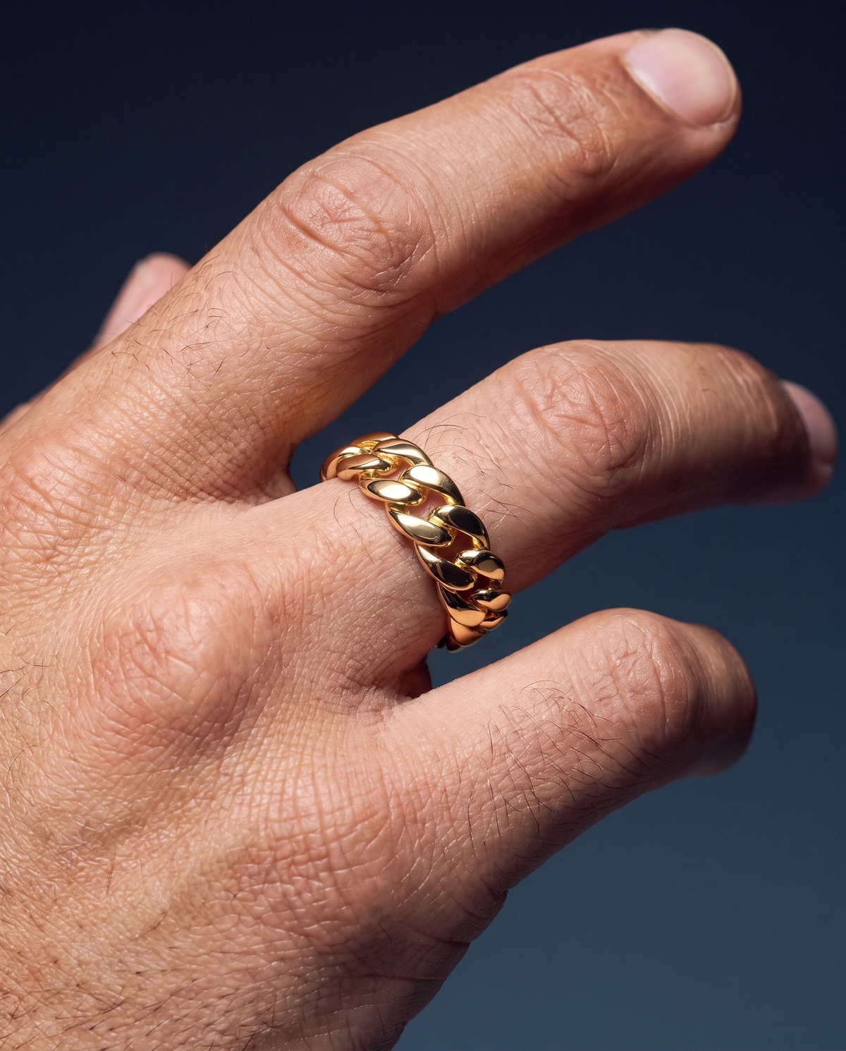 CLEAN CUBAN RING. - GOLD