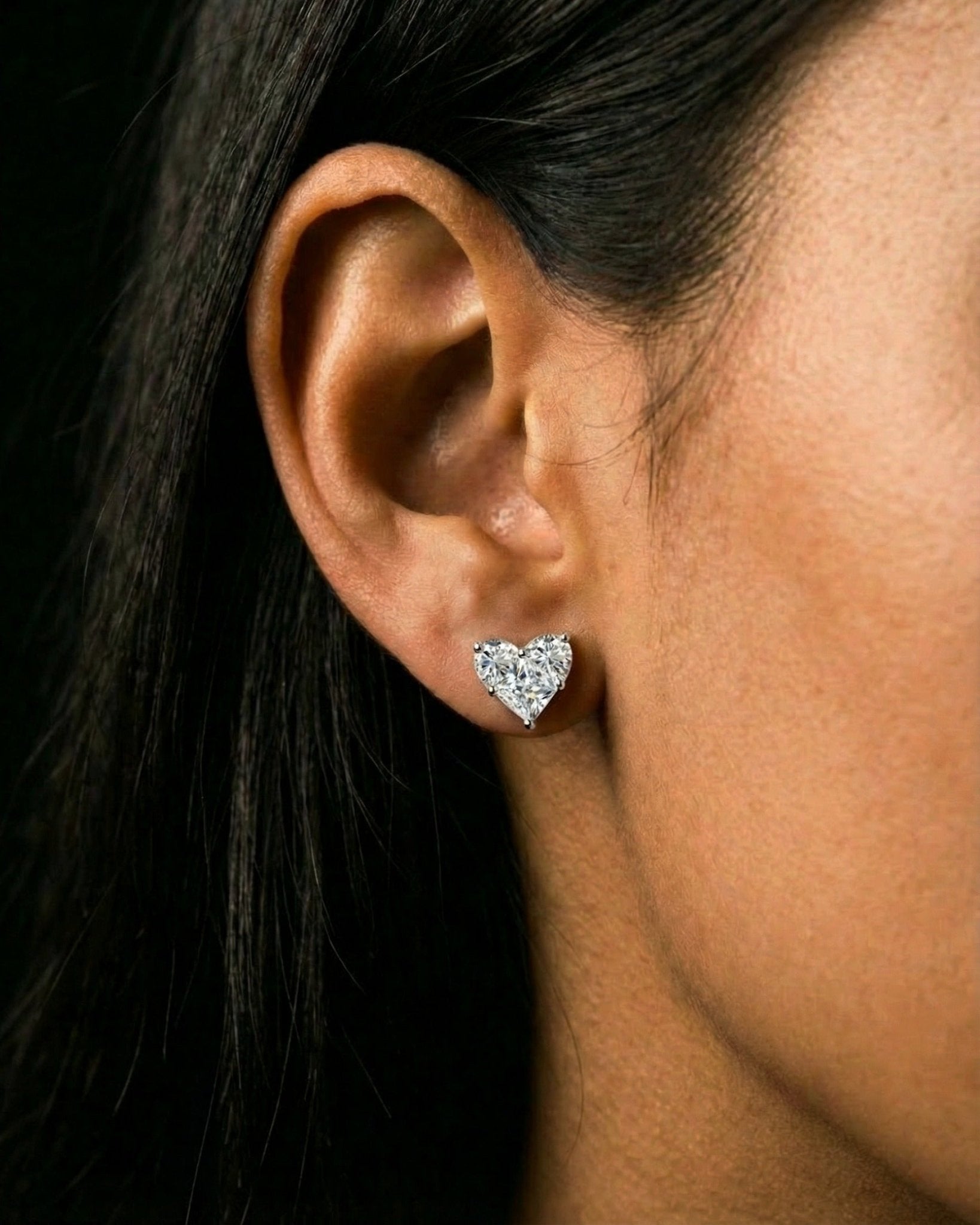 DAZZLING HEART STUDS. - Drippy Amsterdam