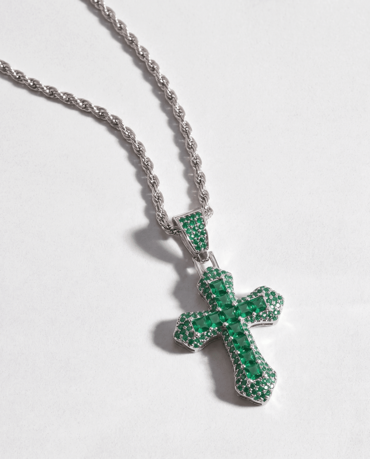 EMERALD CROSS PENDANT. - 925 - Drippy Amsterdam