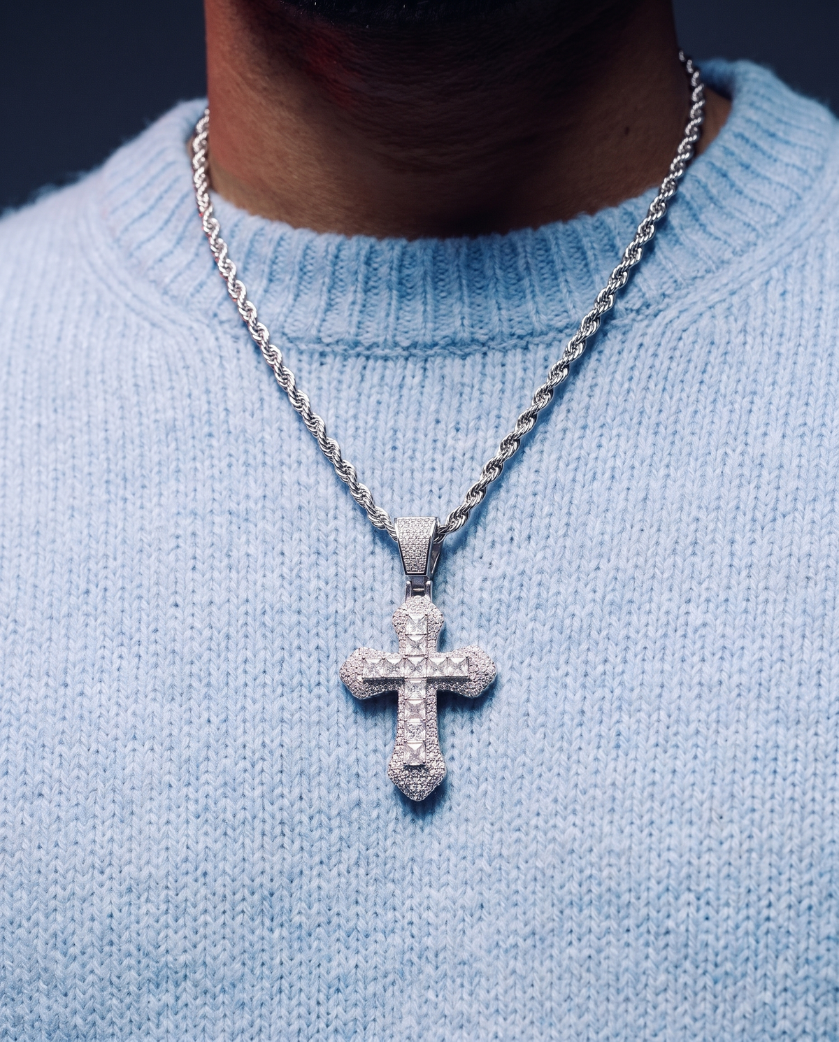 FROSTY CROSS PENDANT. - 925