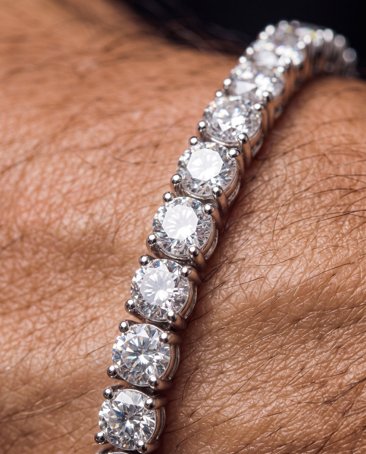 3mm white gold Tennisboy bracelet worn on the wrist