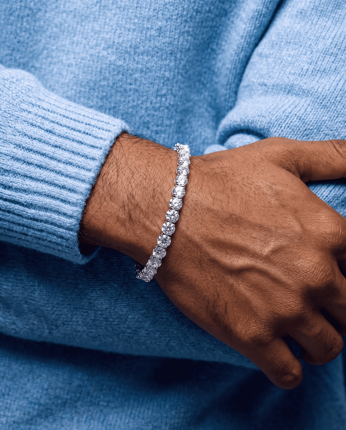 5mm white gold Tennisboy bracelet worn on the wrist