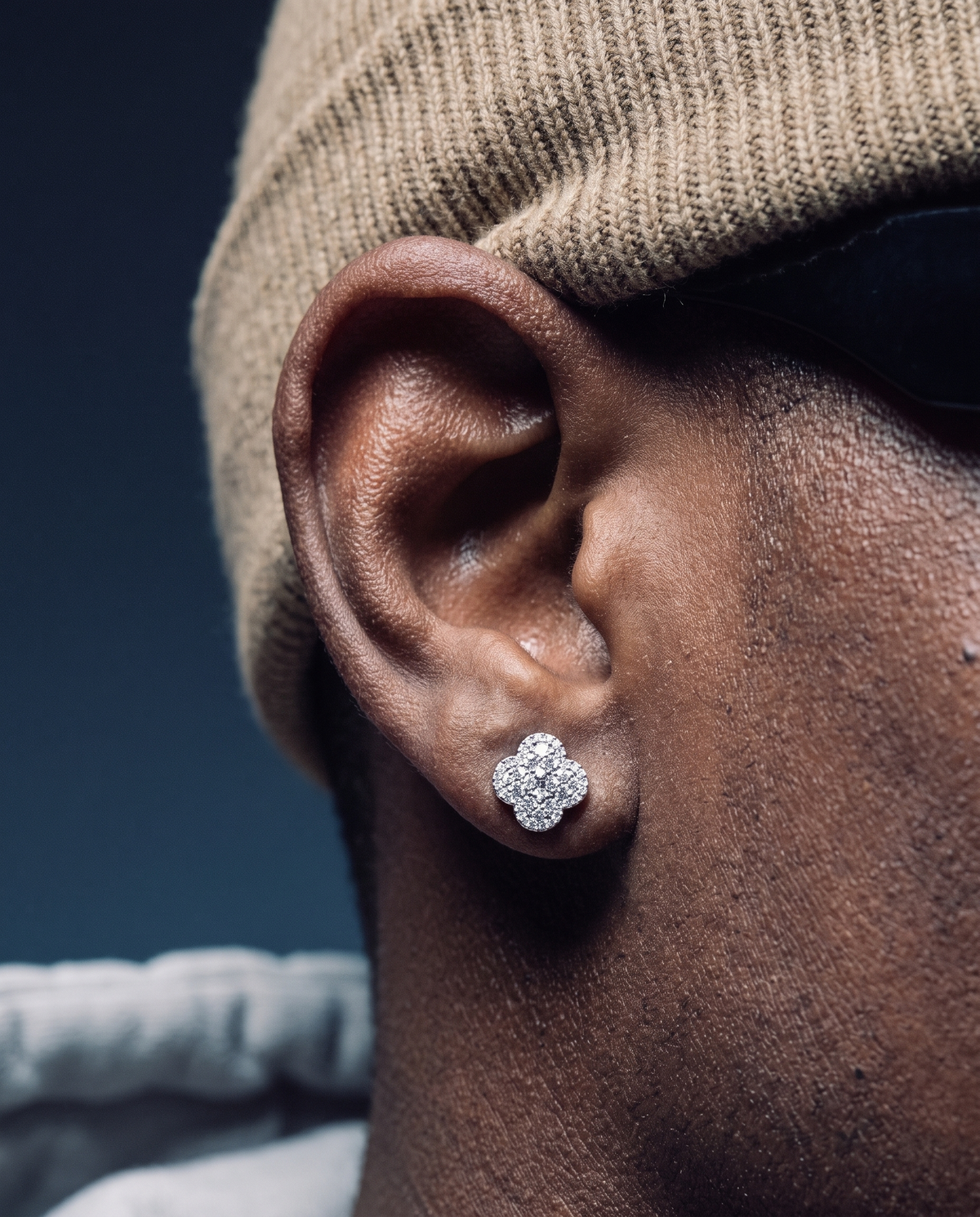ICED CLOVER STUDS. - 925