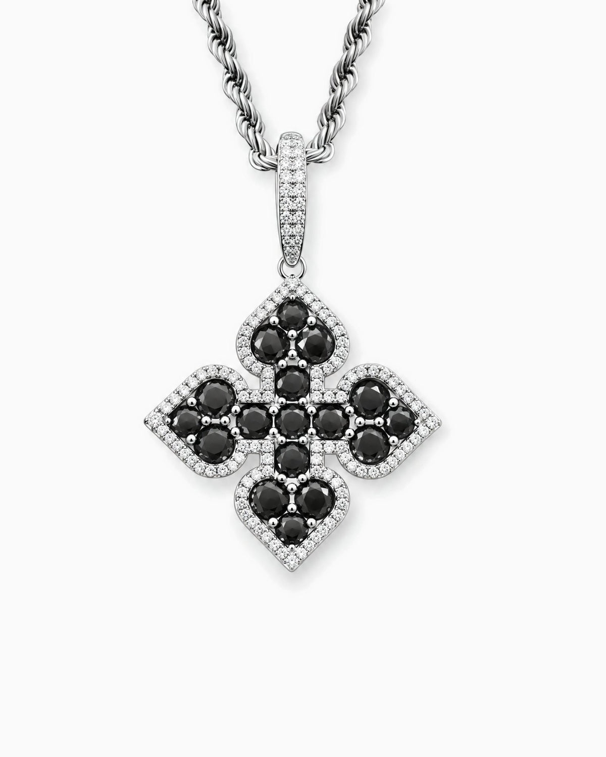 MOISSANITE BLACK CLOVER PENDANT. - Drippy Amsterdam