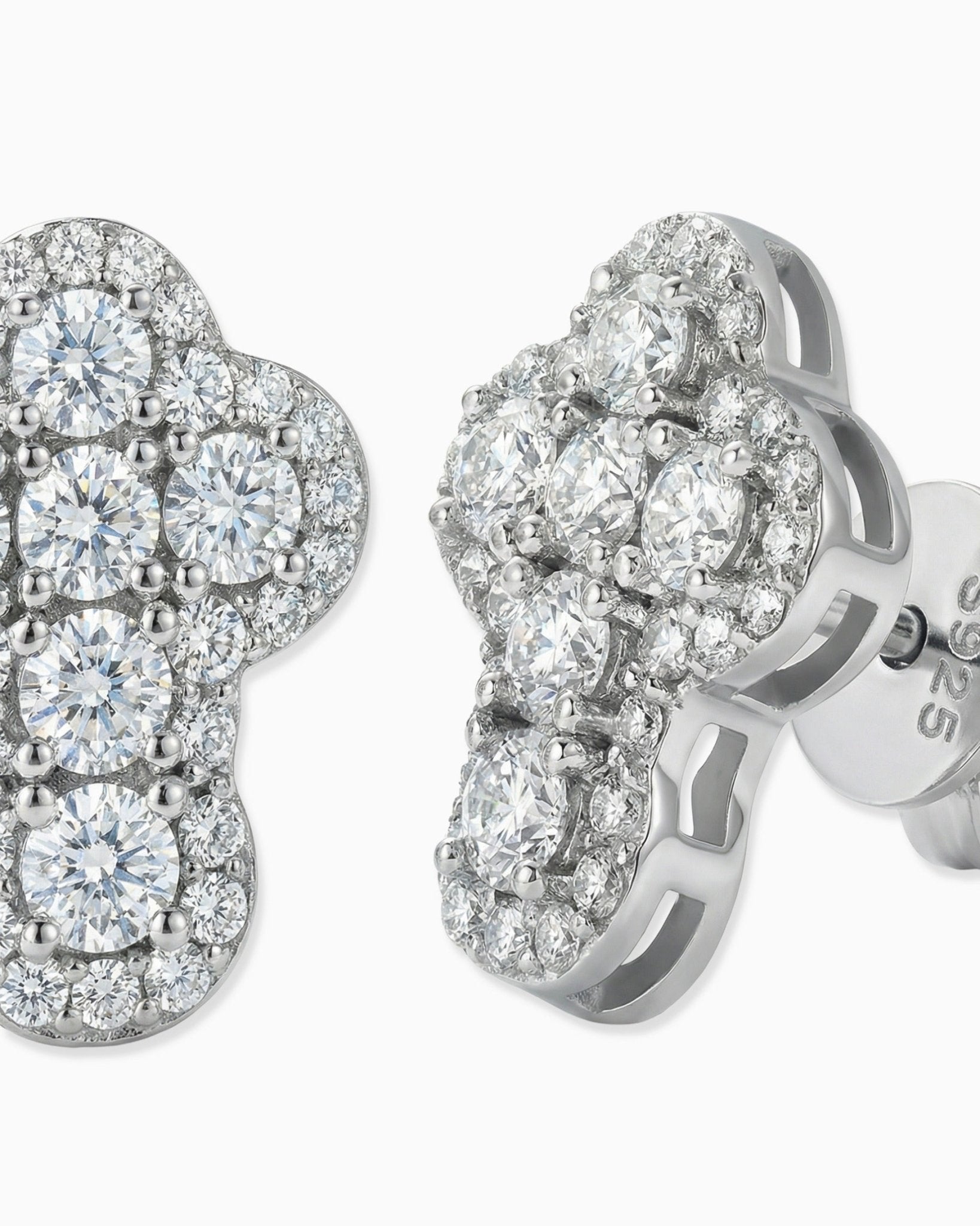 MOISSANITE CLOUD CROSS STUDS. - Drippy Amsterdam