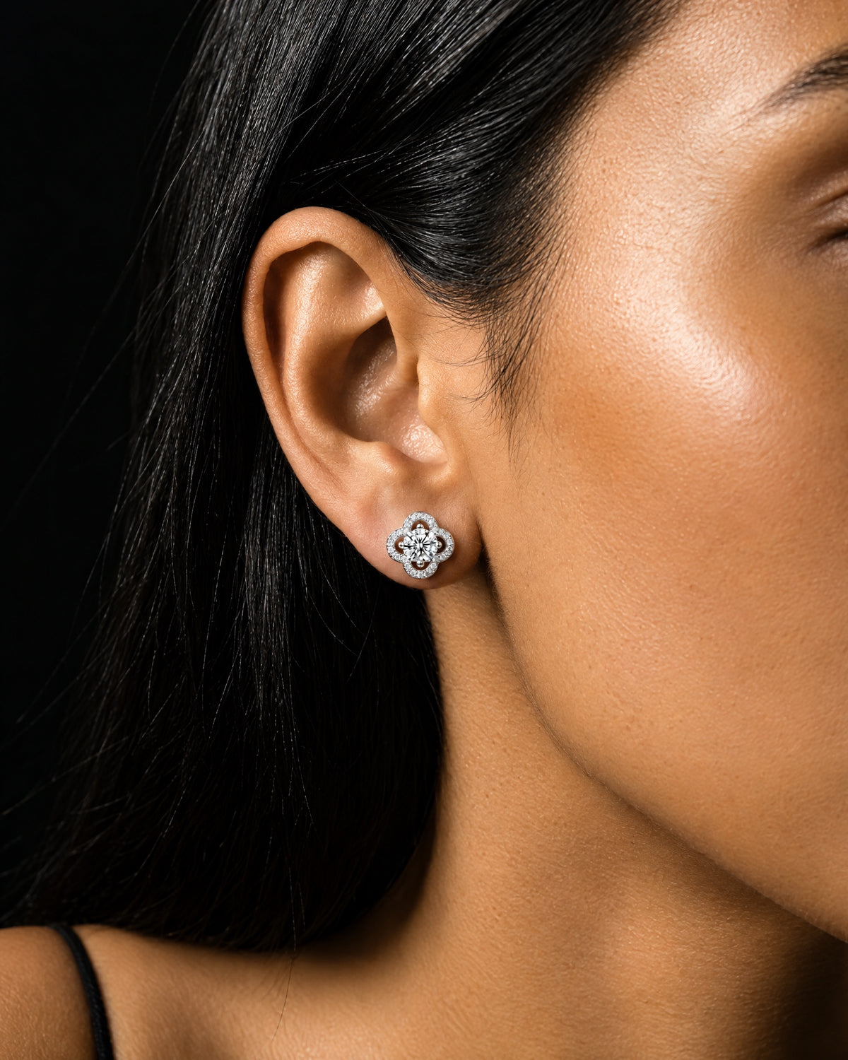 MOISSANITE CLOVER STUDS. - Drippy Amsterdam