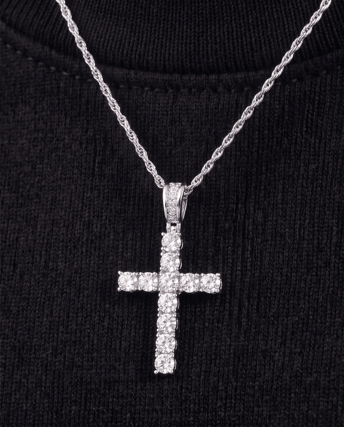 MOISSANITE CROSS PENDANT. - Drippy Amsterdam