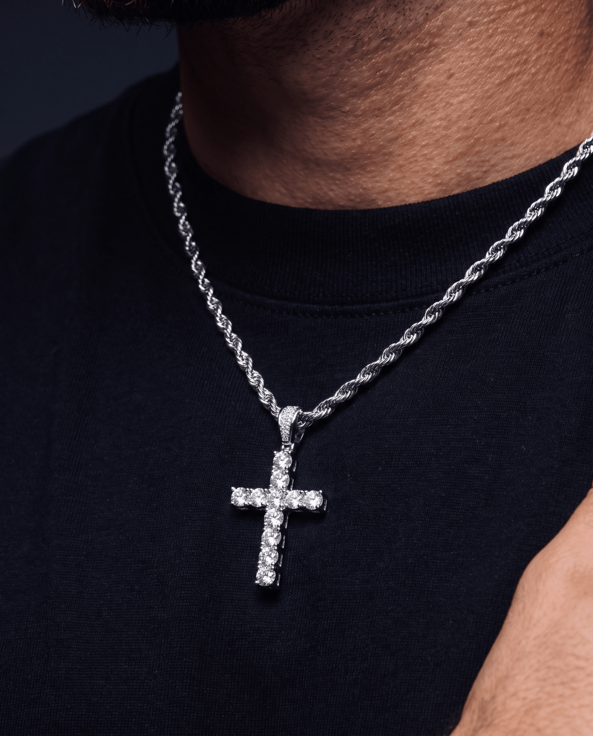 MOISSANITE CROSS PENDANT. - Drippy Amsterdam
