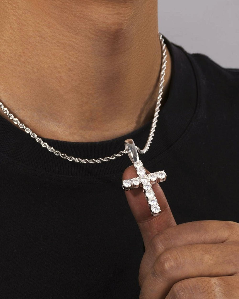 MOISSANITE CROSS PENDANT. - WHITE GOLD - Drippy Amsterdam