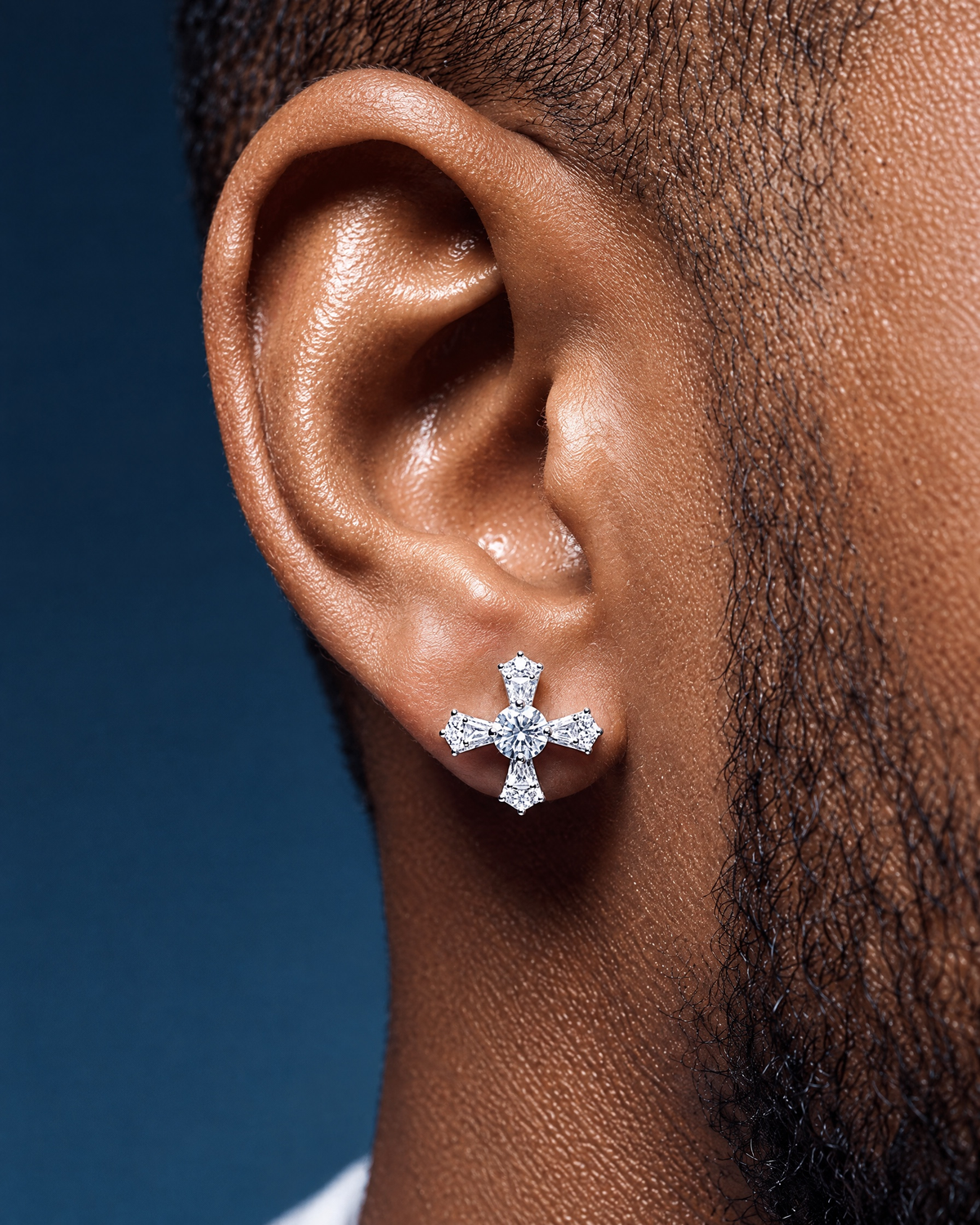 MOISSANITE CROSSWIRE STUDS. - Drippy Amsterdam