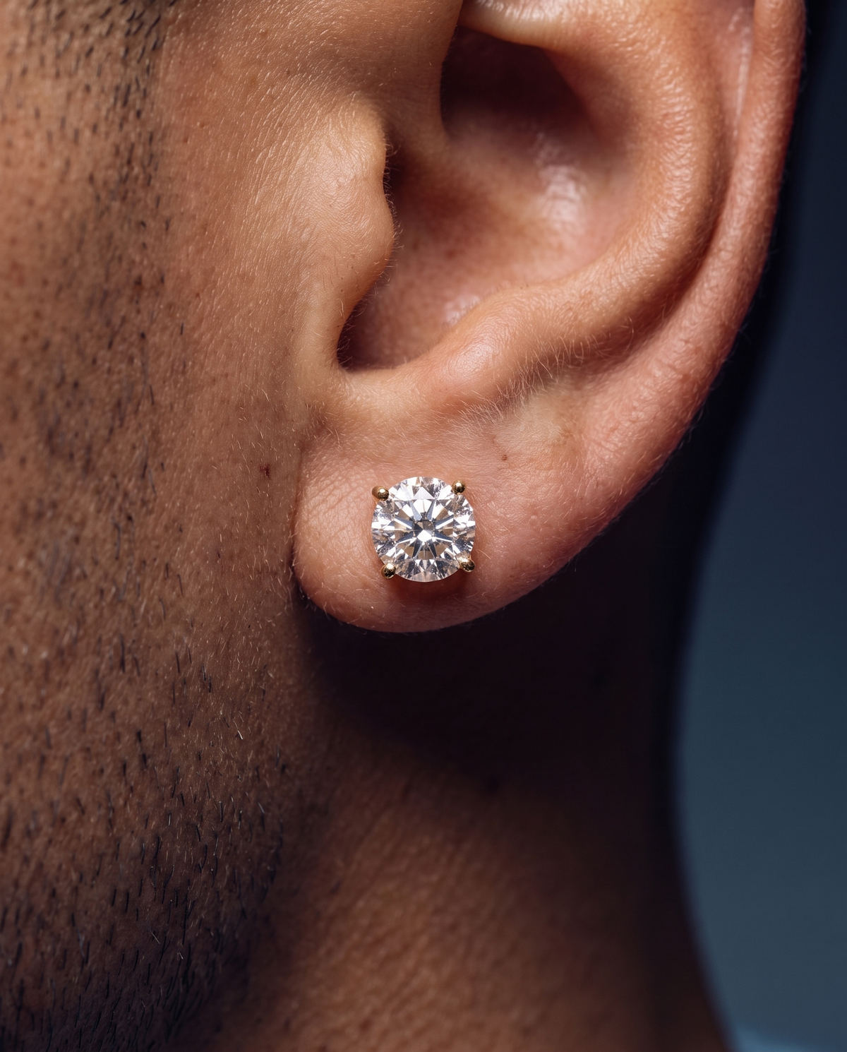 MOISSANITE DIAMOND STUDS. - 5MM GOLD