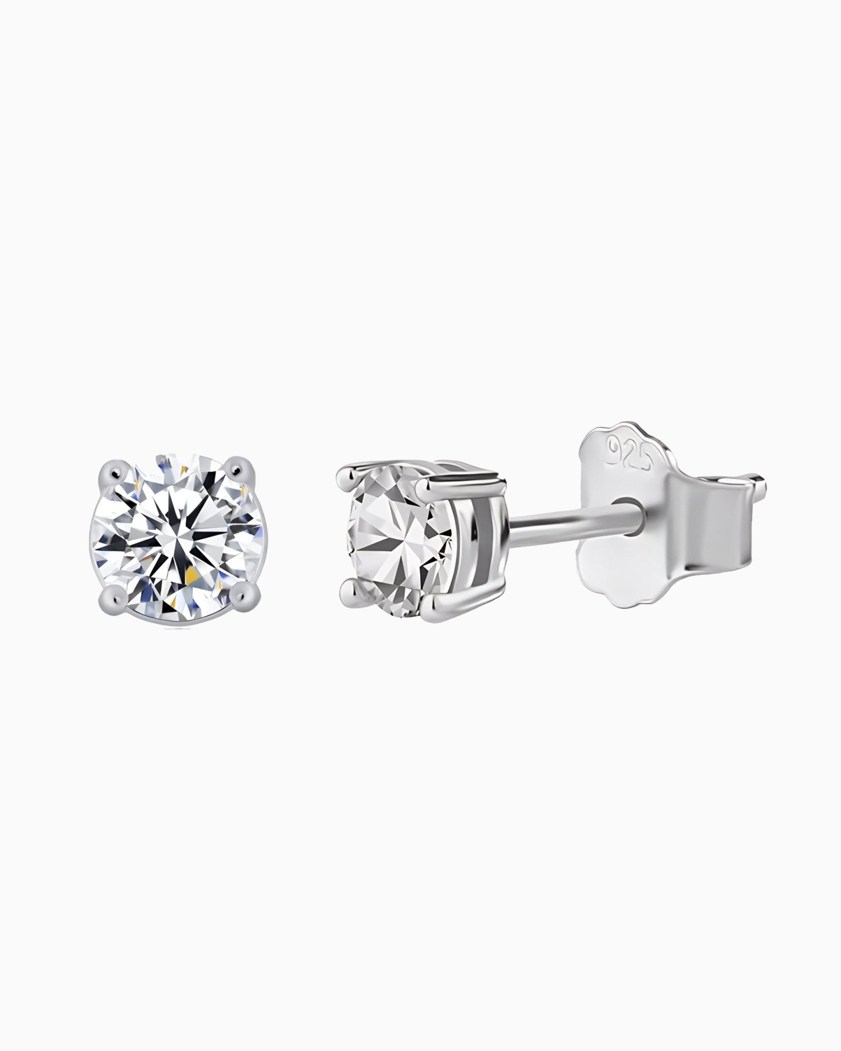 MOISSANITE DIAMOND STUDS. - 5MM - Drippy Amsterdam