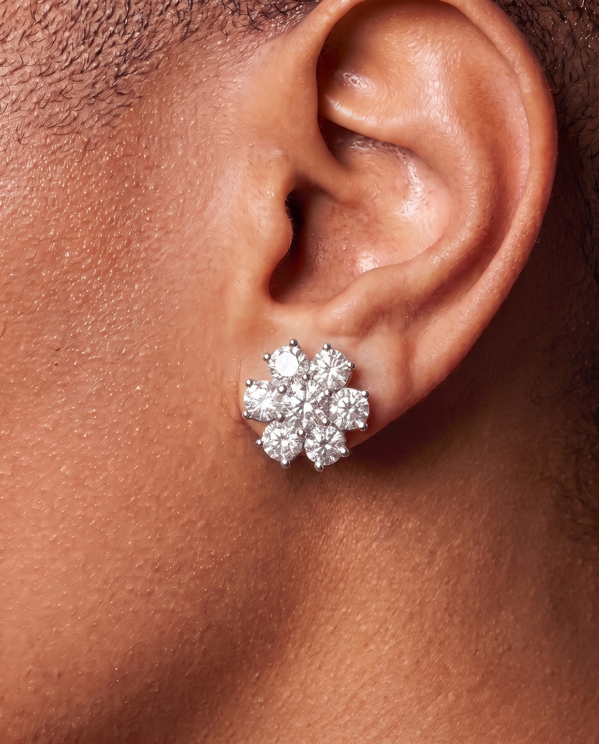 MOISSANITE FLOWER STUDS.