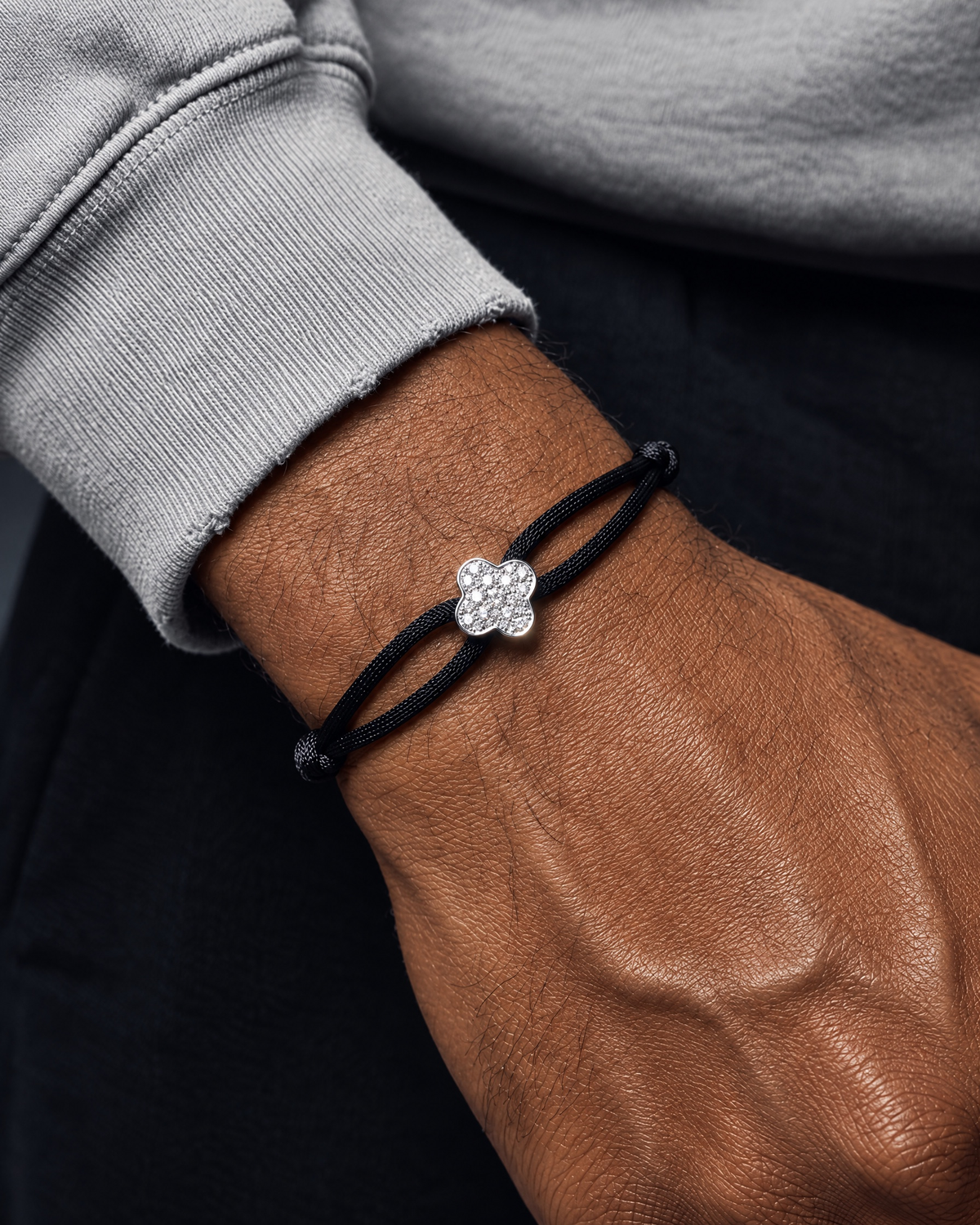 MOISSANITE ICED CLOVER CORD BRACELET. - Drippy Amsterdam