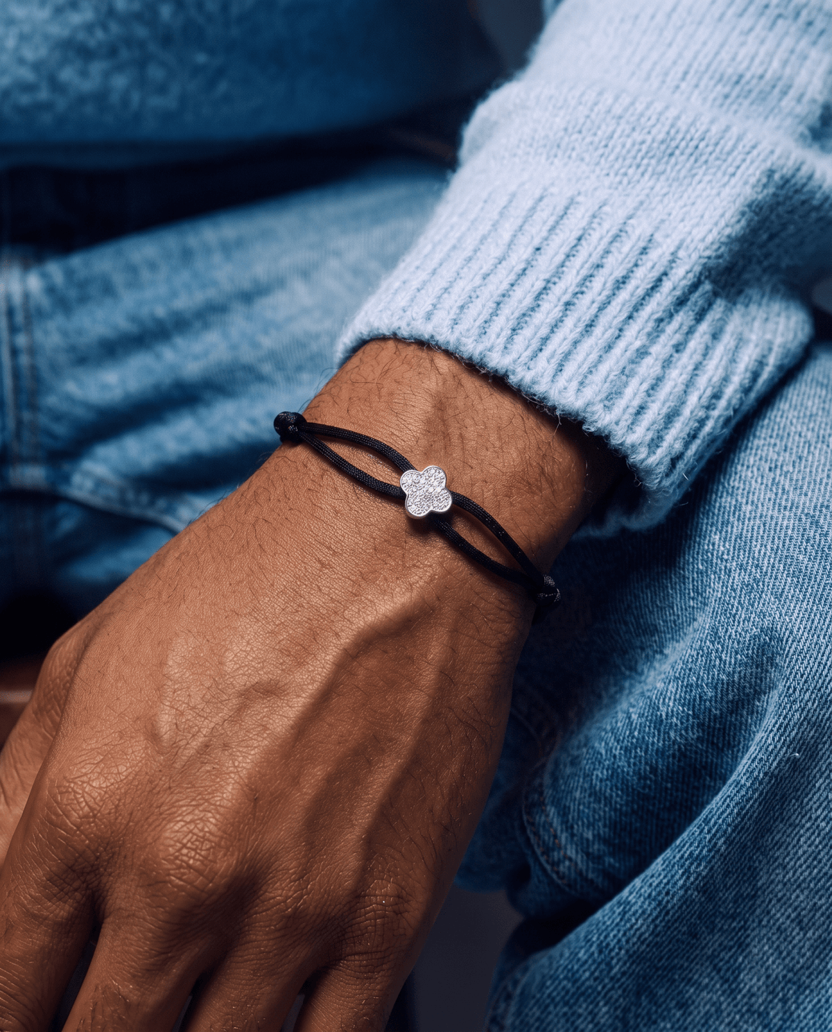 MOISSANITE ICED CLOVER CORD BRACELET. - Drippy Amsterdam