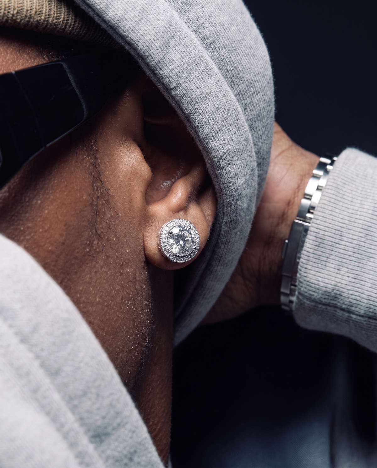MOISSANITE POPPIN STUDS.
