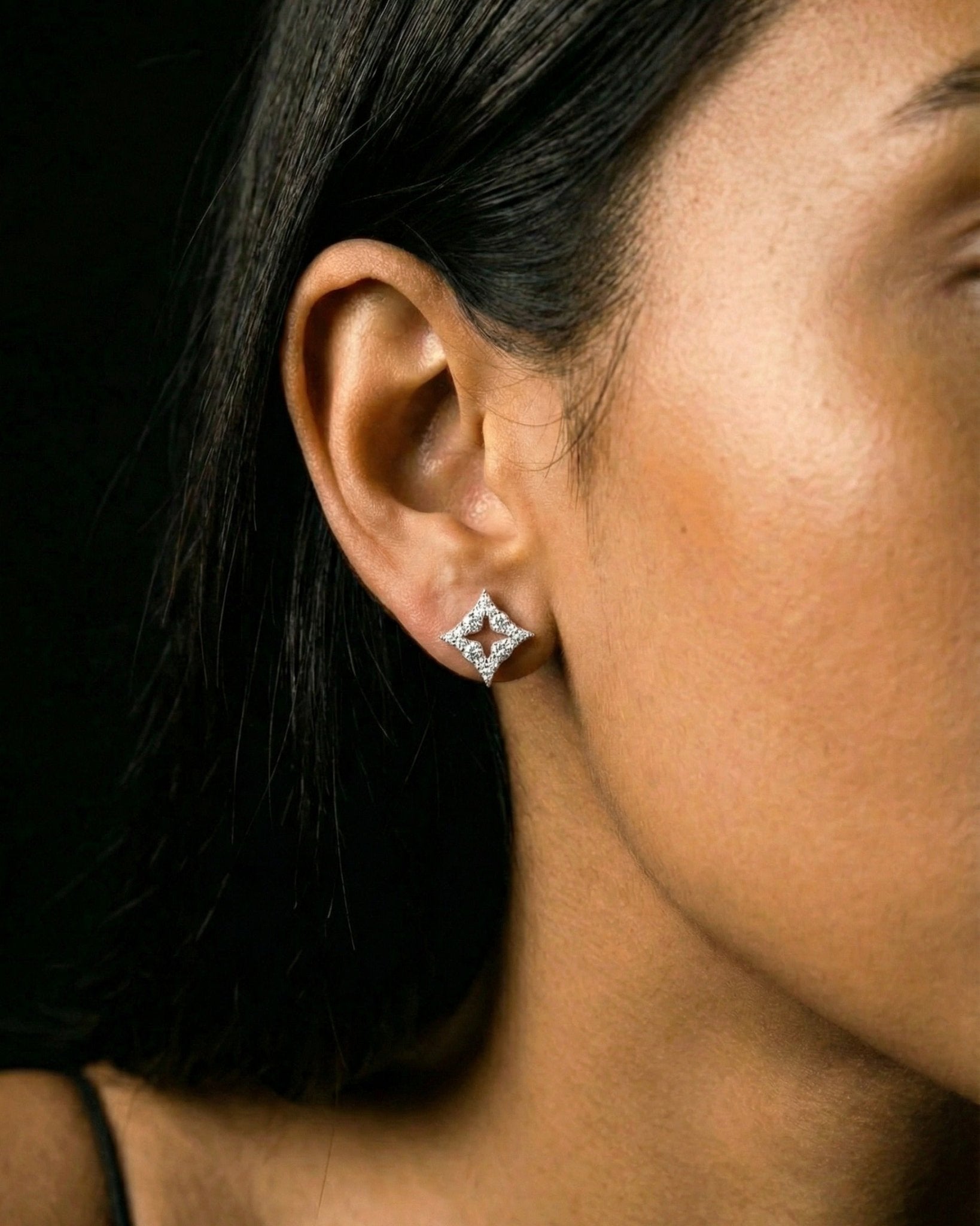 MOISSANITE STAR MOTIF STUDS. - Drippy Amsterdam