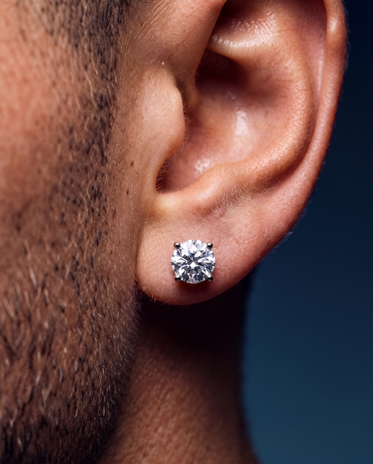 MOISSANITE DIAMOND STUDS. - 5MM