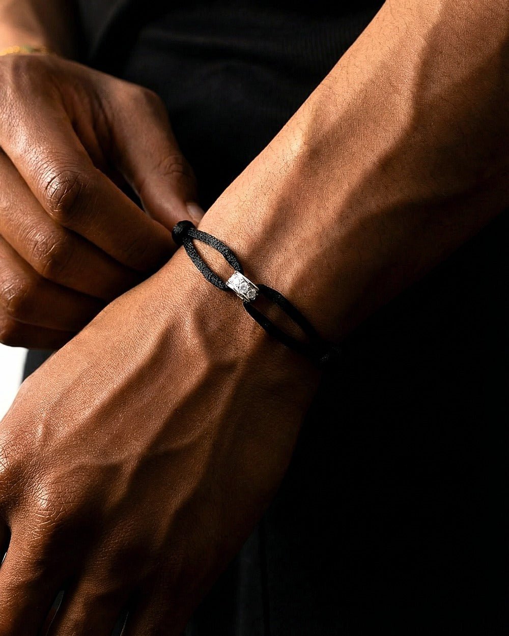 MOISSANITE THICK INFINITY RING CORD BRACELET. - Drippy Amsterdam