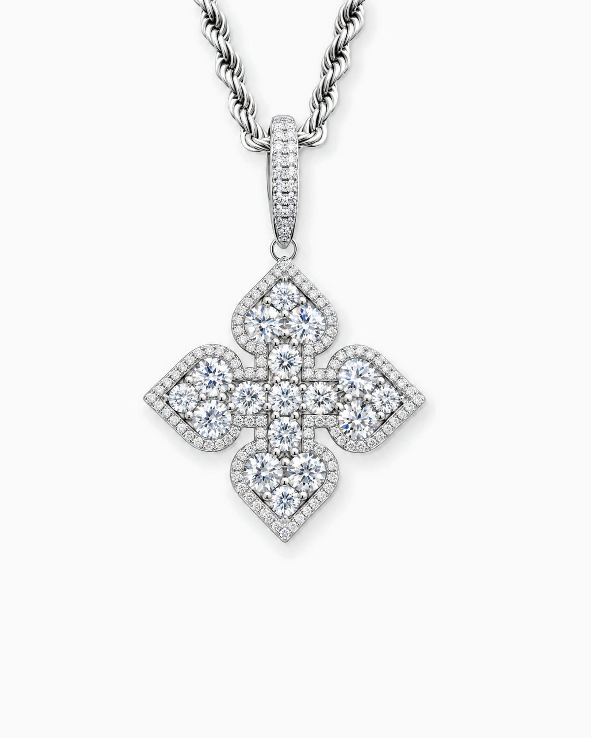 MOISSANITE WHITE CLOVER PENDANT. - Drippy Amsterdam
