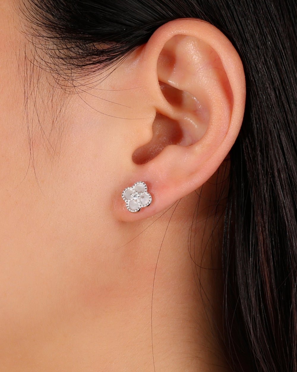 PEARL CLOVER STUDS 925. - WHITE GOLD - Drippy Amsterdam