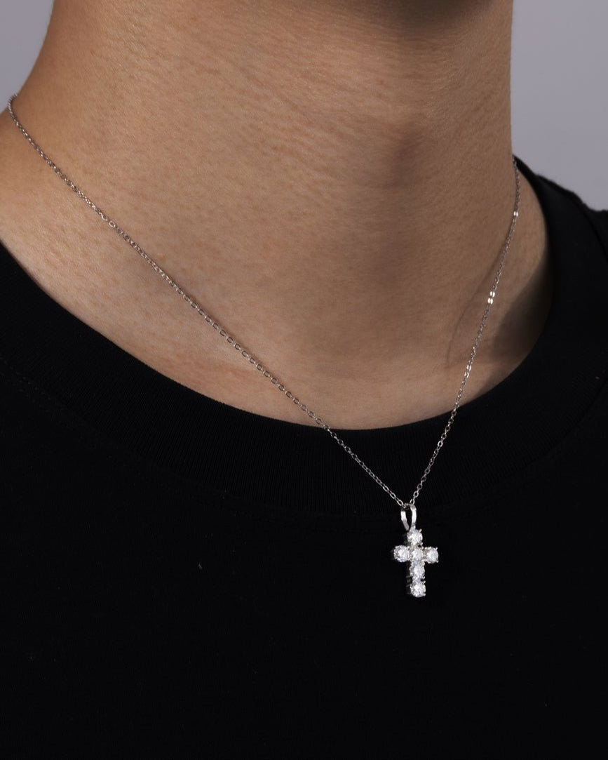 MOISSANITE MICRO CROSS PENDANT. - WHITE GOLD - Drippy Amsterdam